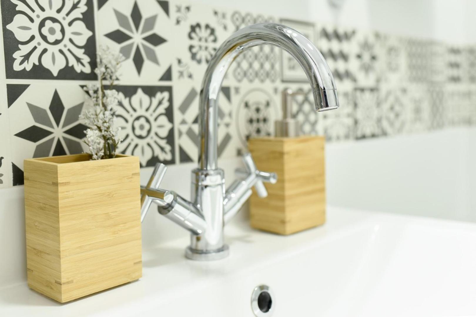 City Center Getaway - Cozy Accommodation For Your Perfect Stay Bucareste Quarto foto